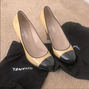 CHANEL heels